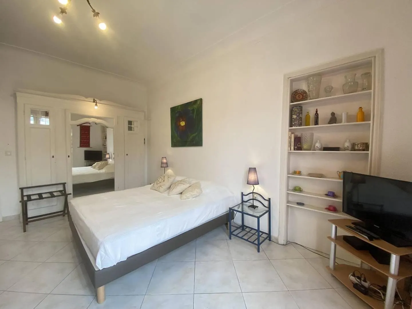242 Cannes La Croisette - Studio Au Calme Cote Jardin